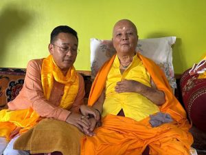 CM took blessings from the holy Gurung Tulku Rimpoche