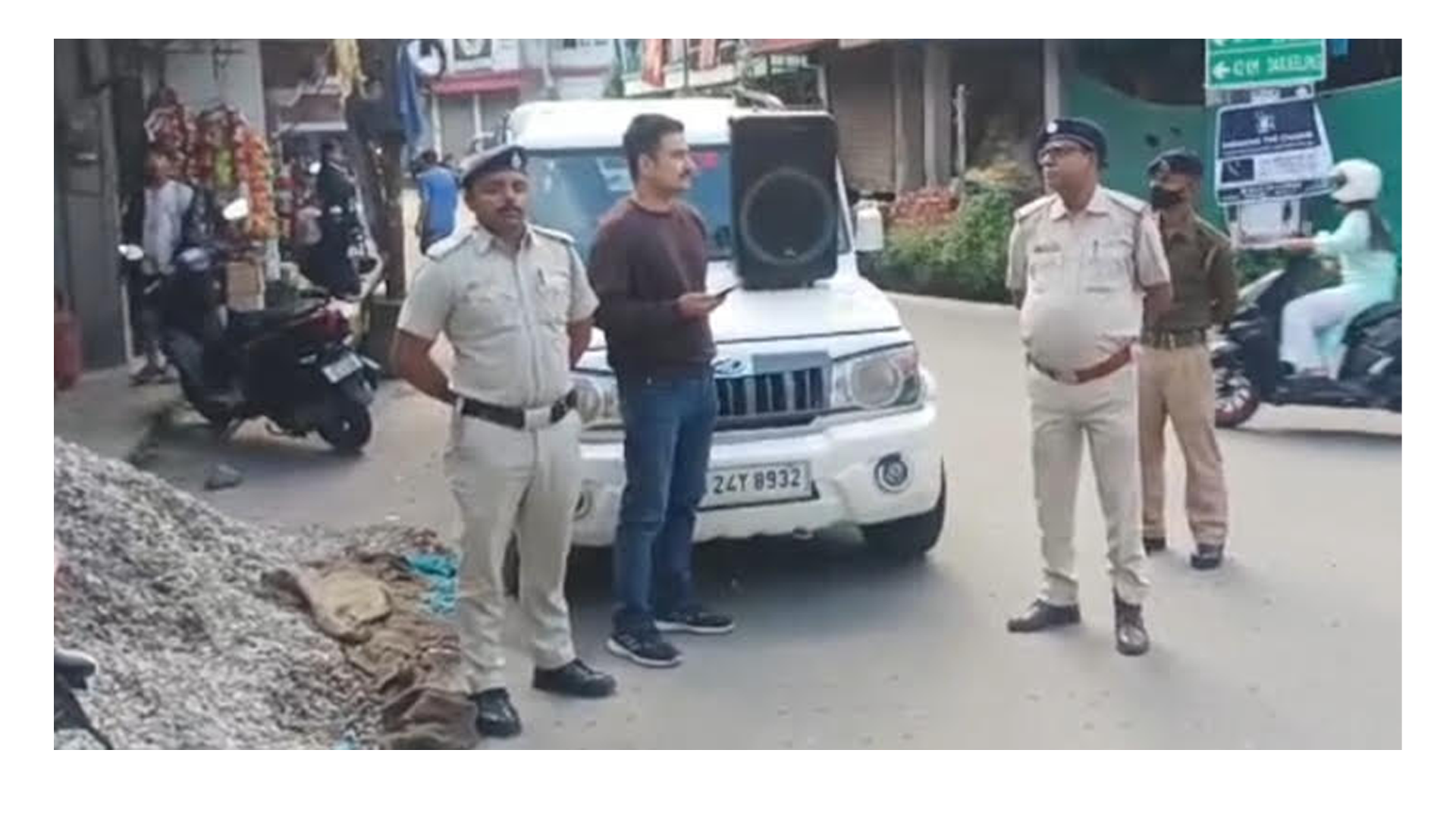 मिरीक पुलिसद्वारा दुईपाङ्ग्रे सवारीसाधन सुरक्षाबारे सचेतनाका लागि माइकिङ