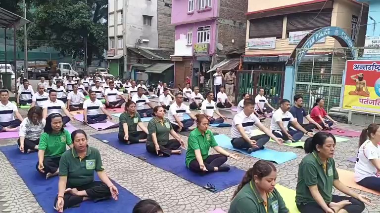 Read more about the article सिंगताम नप र पुलीसद्वारा योग दिवस