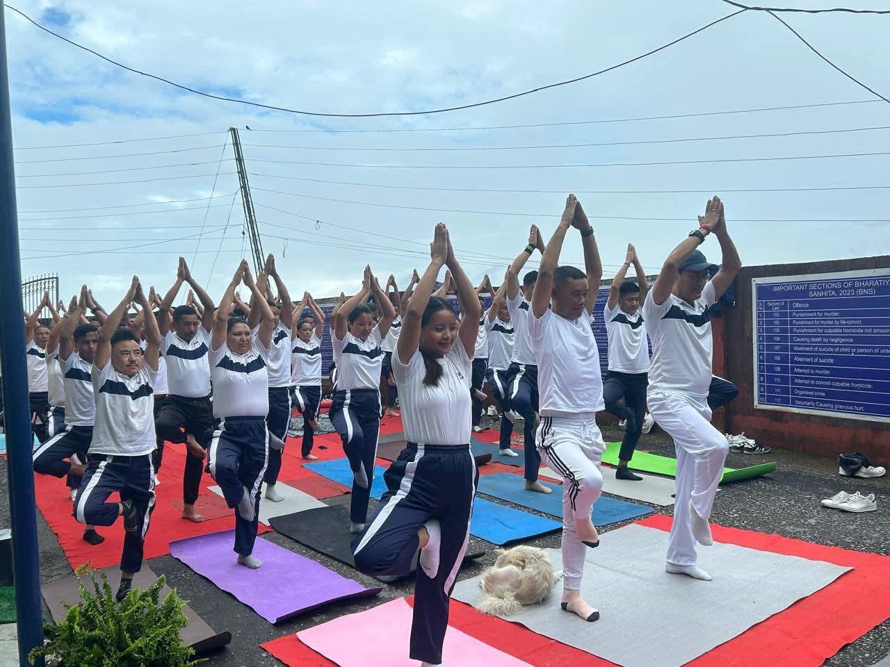 Read more about the article पुलीसद्वारा योग दिवस पालन