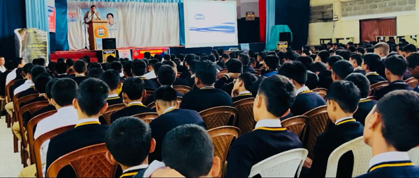 ट्राफिक पुलिसद्वारा विद्यार्थीहरूलाई मादक पदार्थ सेवन एवं ट्राफिक सड़क सुरक्षामाथि सचेतना कार्यक्रम