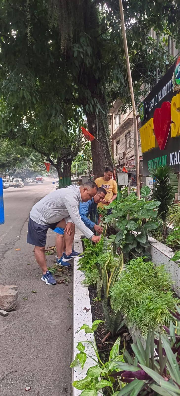 नपा अध्यक्ष सुरेश तामाङ र कर्मचारीहरूको पहल