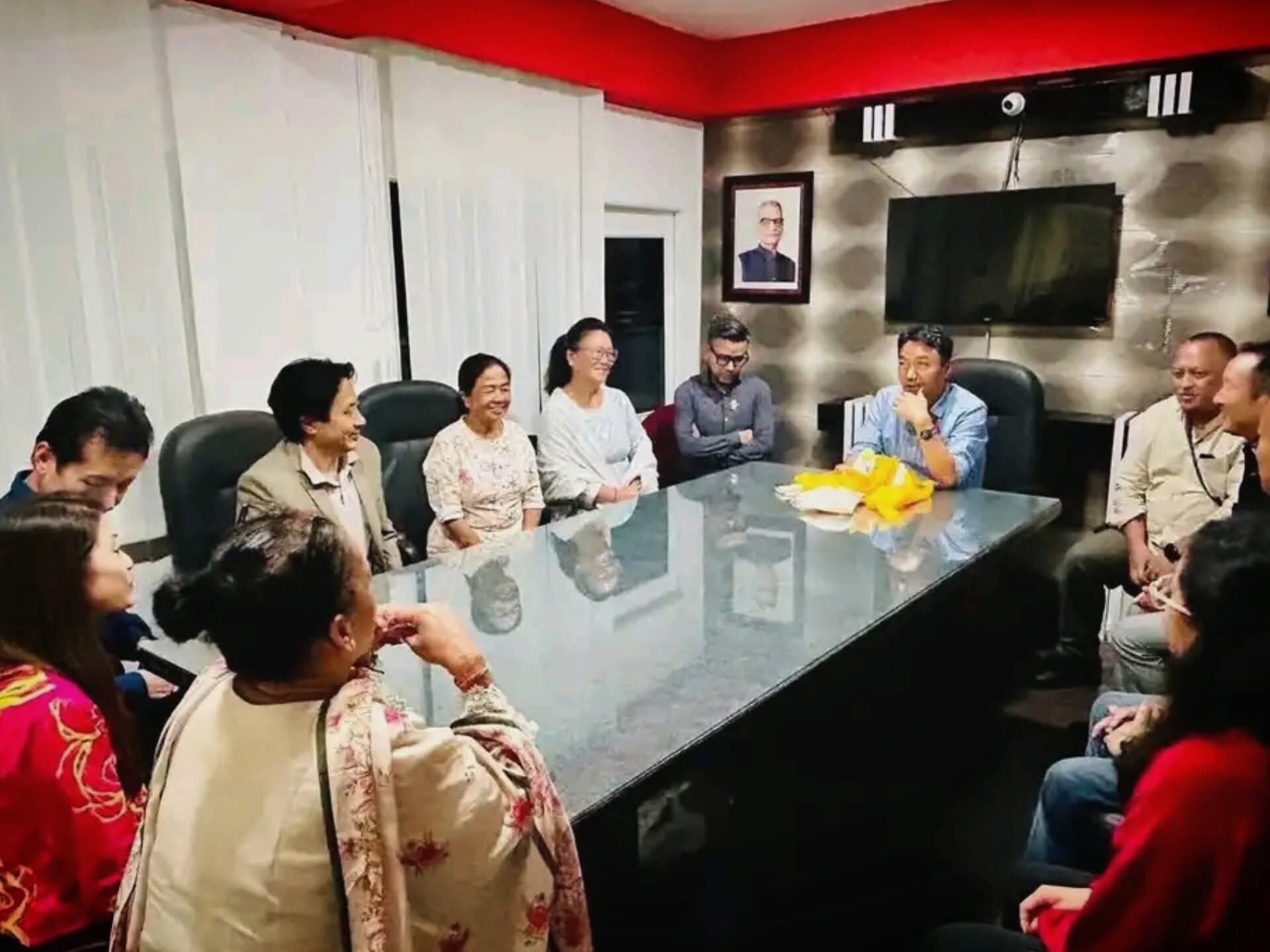 युवा अध्यक्ष मोक्तानद्वारा नयाँ सदस्यहरूसँग भेटघाट