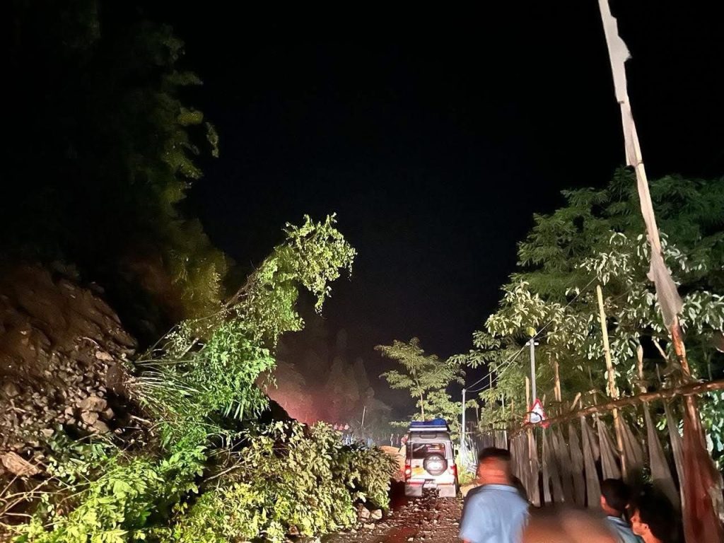 Lava-Gorubathan road also closed due to landslide