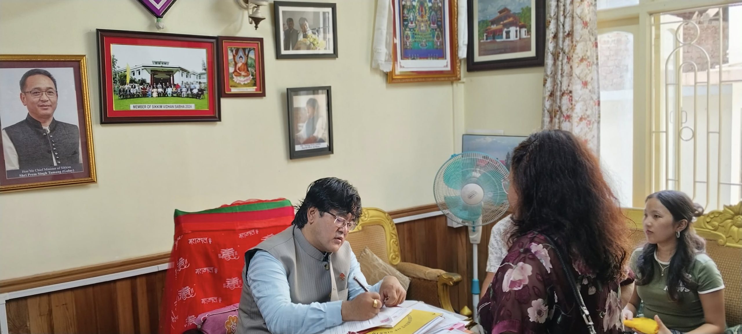 विधायक तेन्जिङ नोर्बु लाम्थाको अथक जनसम्पर्क