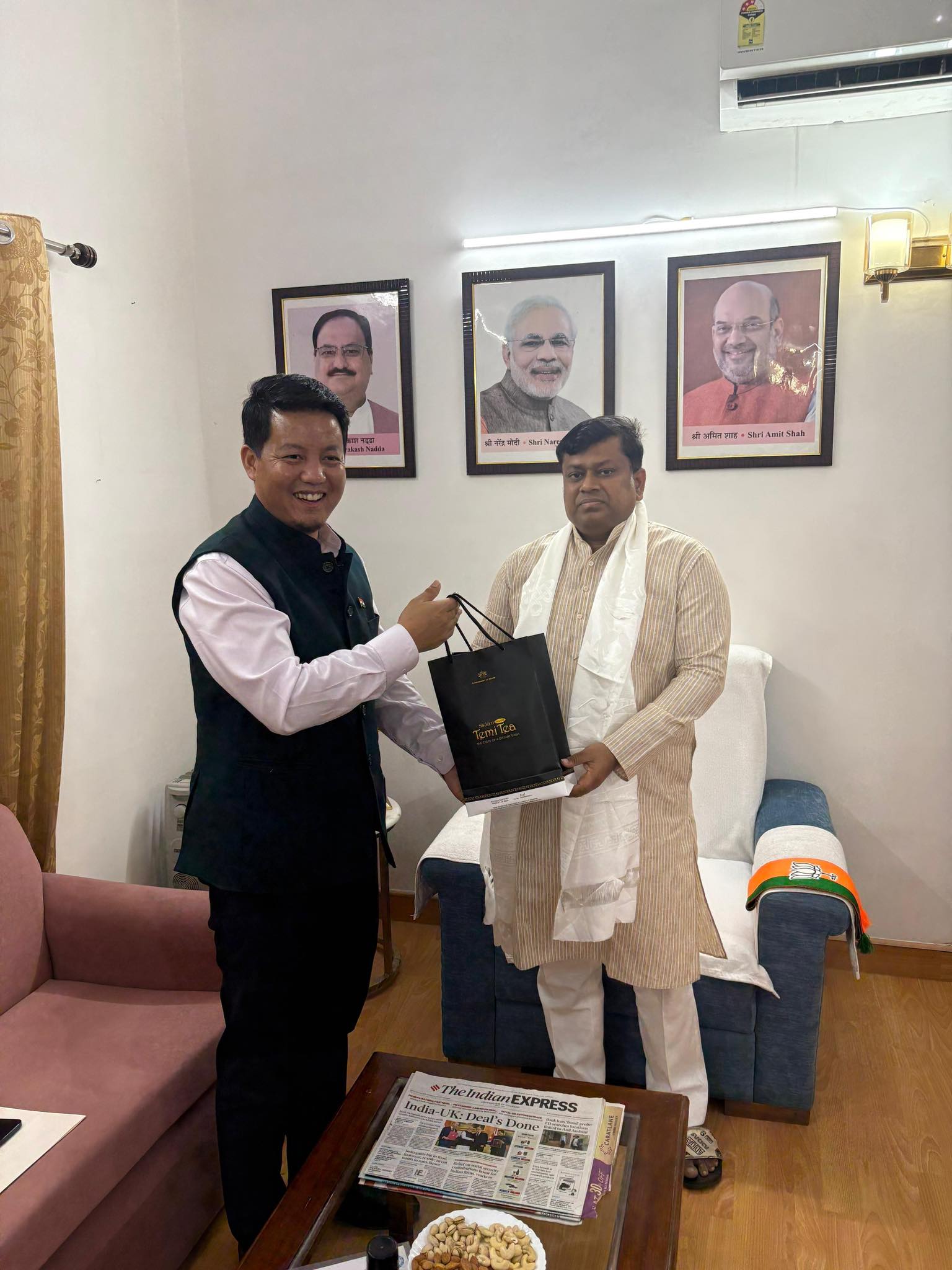 डा. इन्द्र हाङ सुब्बाको केन्द्रीय मन्त्रीद्वयसङ्ग भेटवार्ता