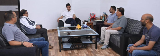 Read more about the article सङ्गठनलाई सुदृढ बनाउन सासंदसँग बैठक