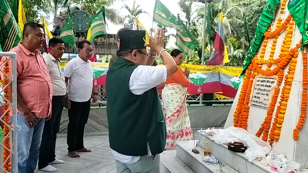 शहीद निमा थिङकी श्रीमती देविका थिङलाई आजीवन बृद्धभत्ता दिने अनि घर निर्माण गरिदिने