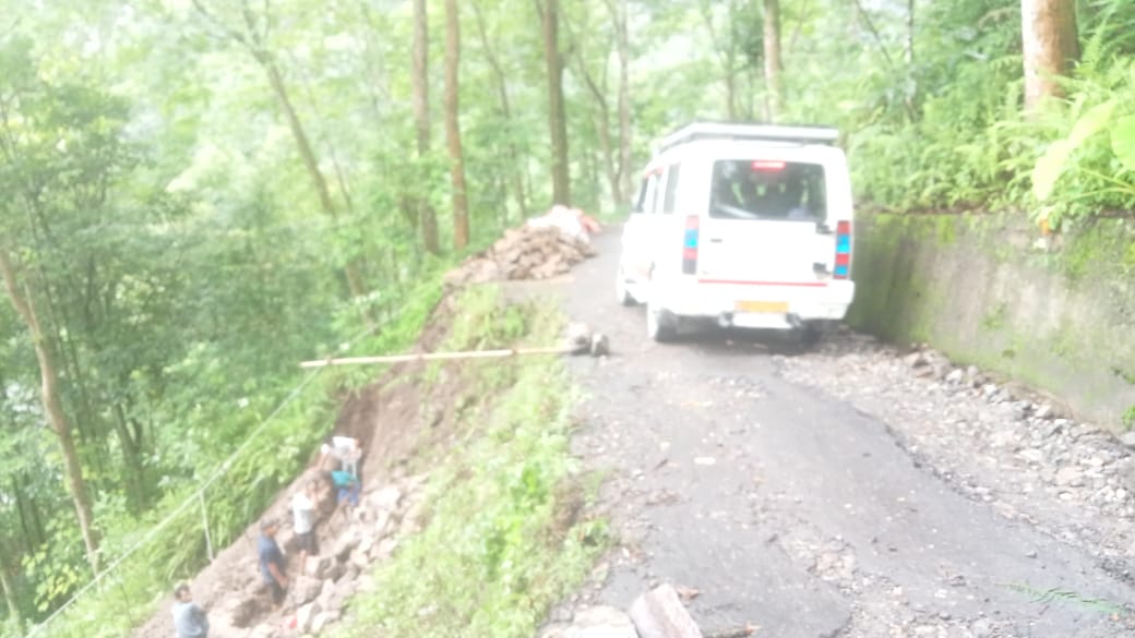 हरसिहहट्टाको विभिन्न स्थानमा सडक मरमती कार्य आरम्भ