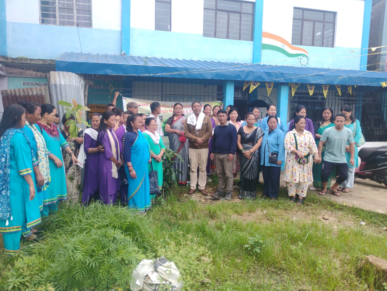 Read more about the article दार्जीलिङ रेञ्ज-द्वारा विभिन्न स्थानहरुमा वन महोत्सव