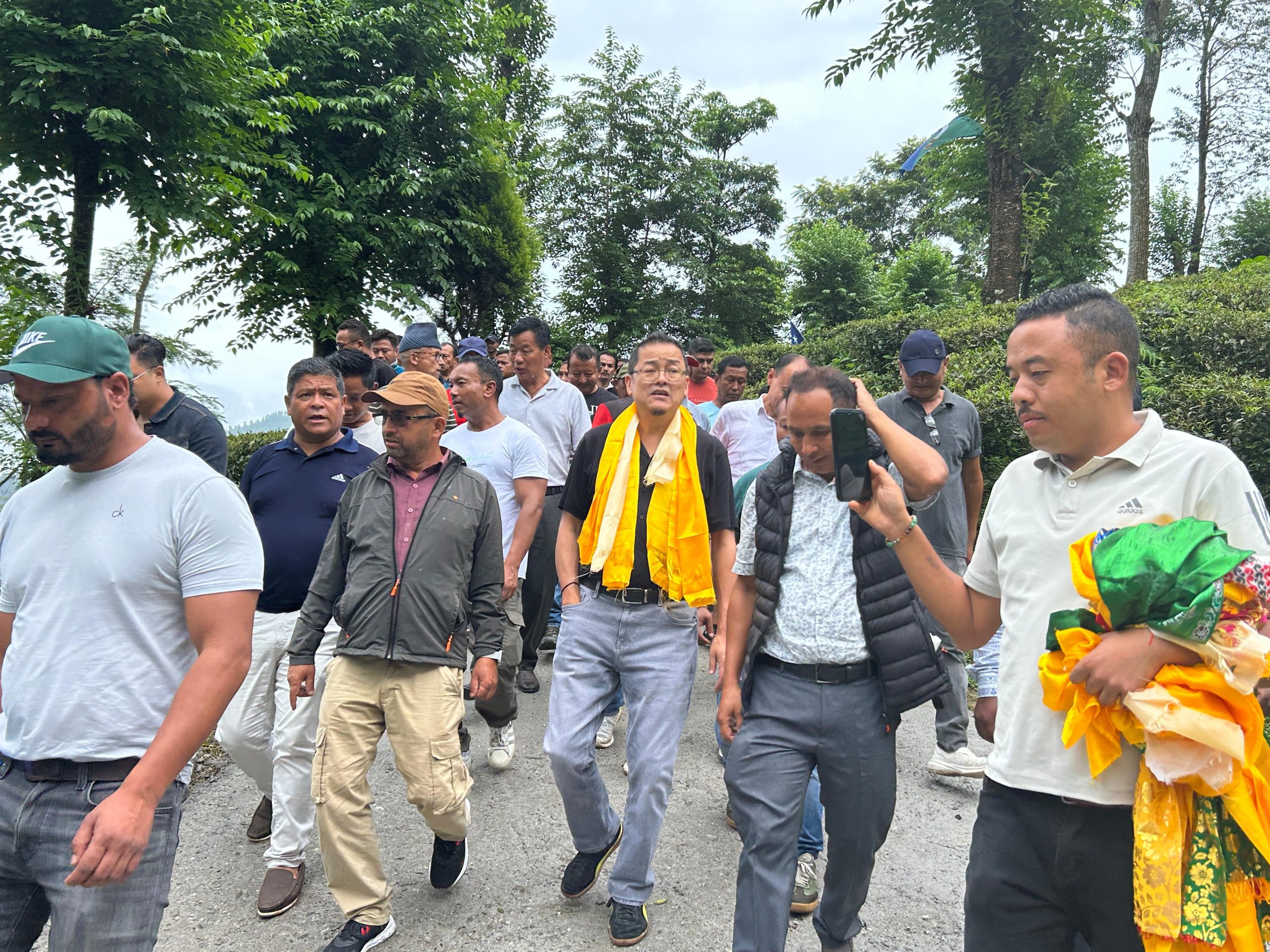 एडवर्डसद्वारा गेल चियाबारीमा सडकको उद्घाटन