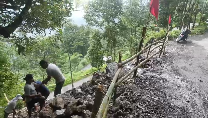 महानदी-सिविटार रोडको मरम्मति गरिँदै