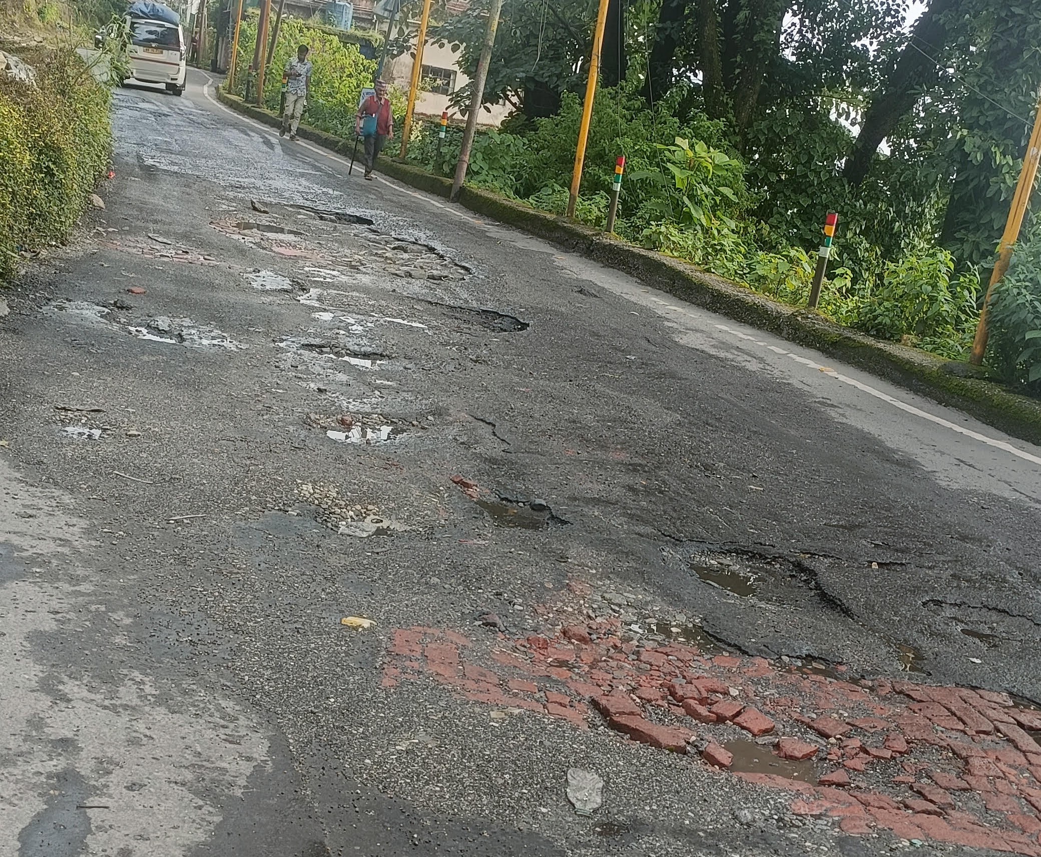 भत्किएको राष्ट्रिय राजमार्ग अझसम्म मरमति भएको छैन