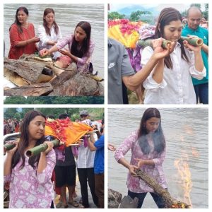 Father's cremation by daughters, breaking stereotypes