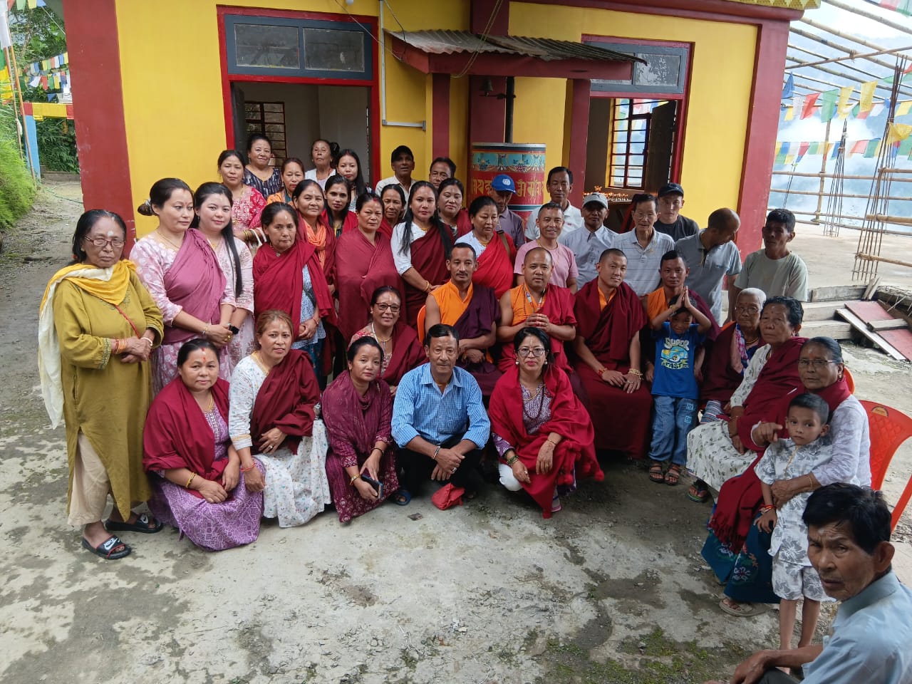 Read more about the article पेमा छ्योइलिङ गुम्बामा पनि आज पूजा अर्चना सम्पन्न 