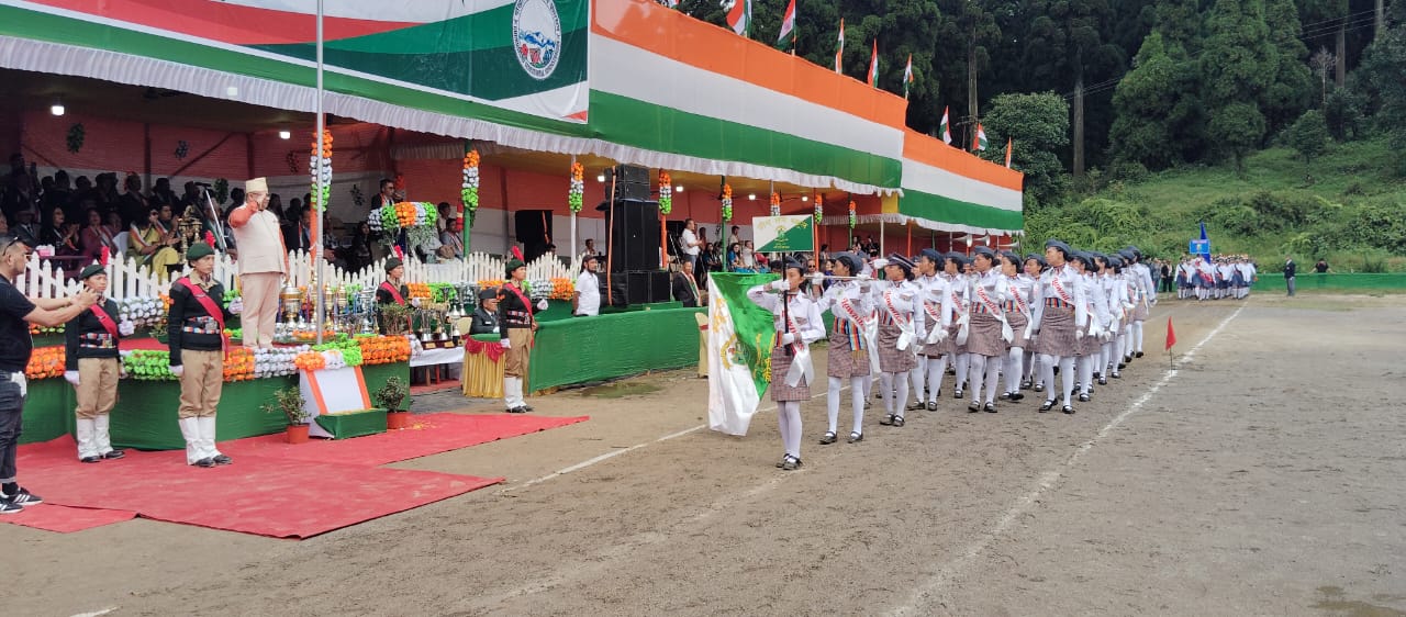 Read more about the article जीटीए प्रमुख थापाद्वारा झण्डोत्तोलन र सलामी ग्रहण