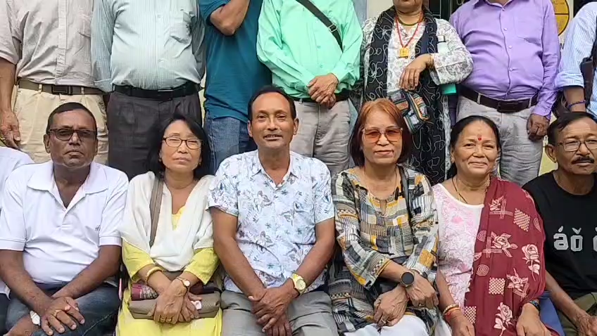 Read more about the article विद्यार्थीहरूले स्व. सुकबहादुर राईको शालिक निर्माण गर्ने