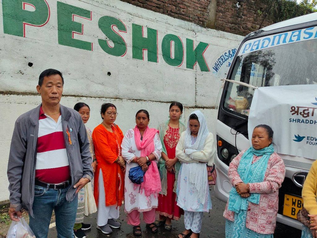 17 devotees leave