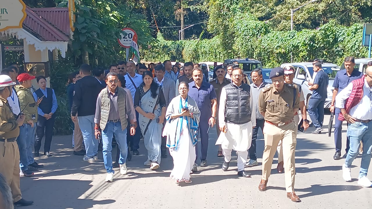 मुख्यमन्त्रीे ब्यानर्जीले गरिन विभिन्न तहमा छलफल