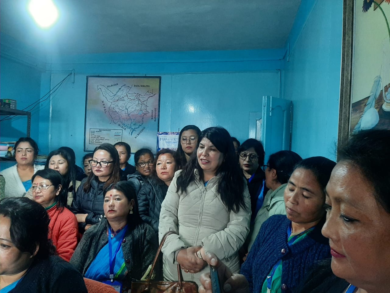 केन्द्रले स्मार्टफोन किन्न उपलब्ध गराएको रकम अधुरो