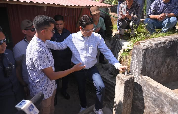 पहाडका समस्याहरूः क्षतिग्रस्त सड़क र अधूरो पानी आपूर्ति