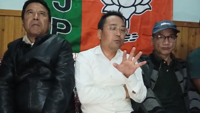 पीडितहरूलाई राज्य र क्षेत्रीय सरकारले हेपेको छः लामा