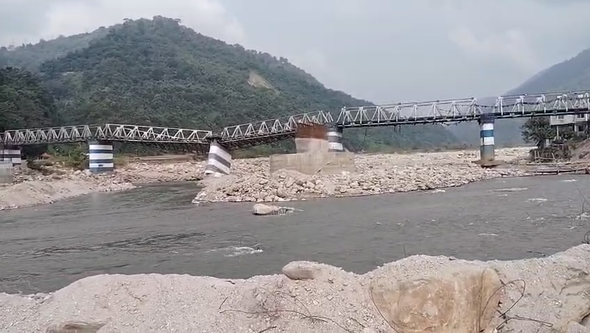 दुधे हुँदै मिरिक-सिलगढीबीच यातायात आजबाट शुरु