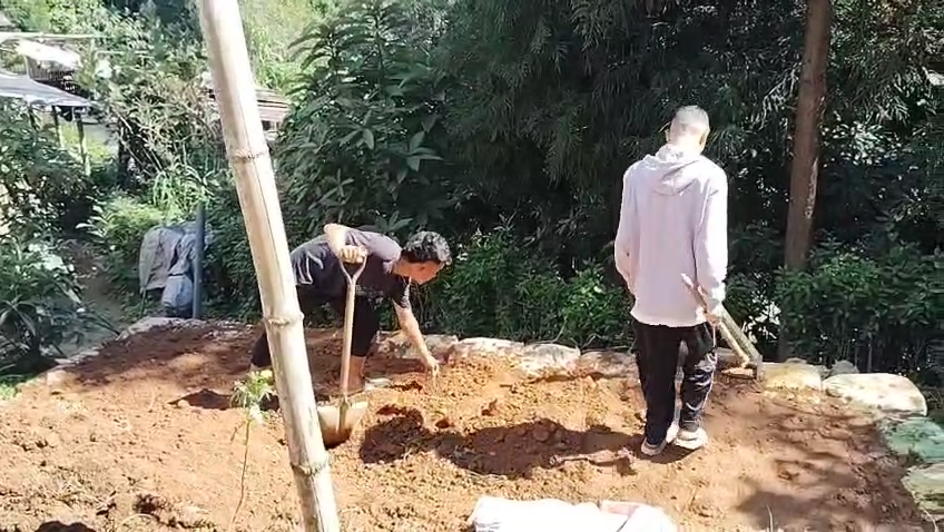 माकपाको नेतृत्वमा श्रमदानद्वारा पैह्राे सफा गर्ने कार्य सम्पन्न